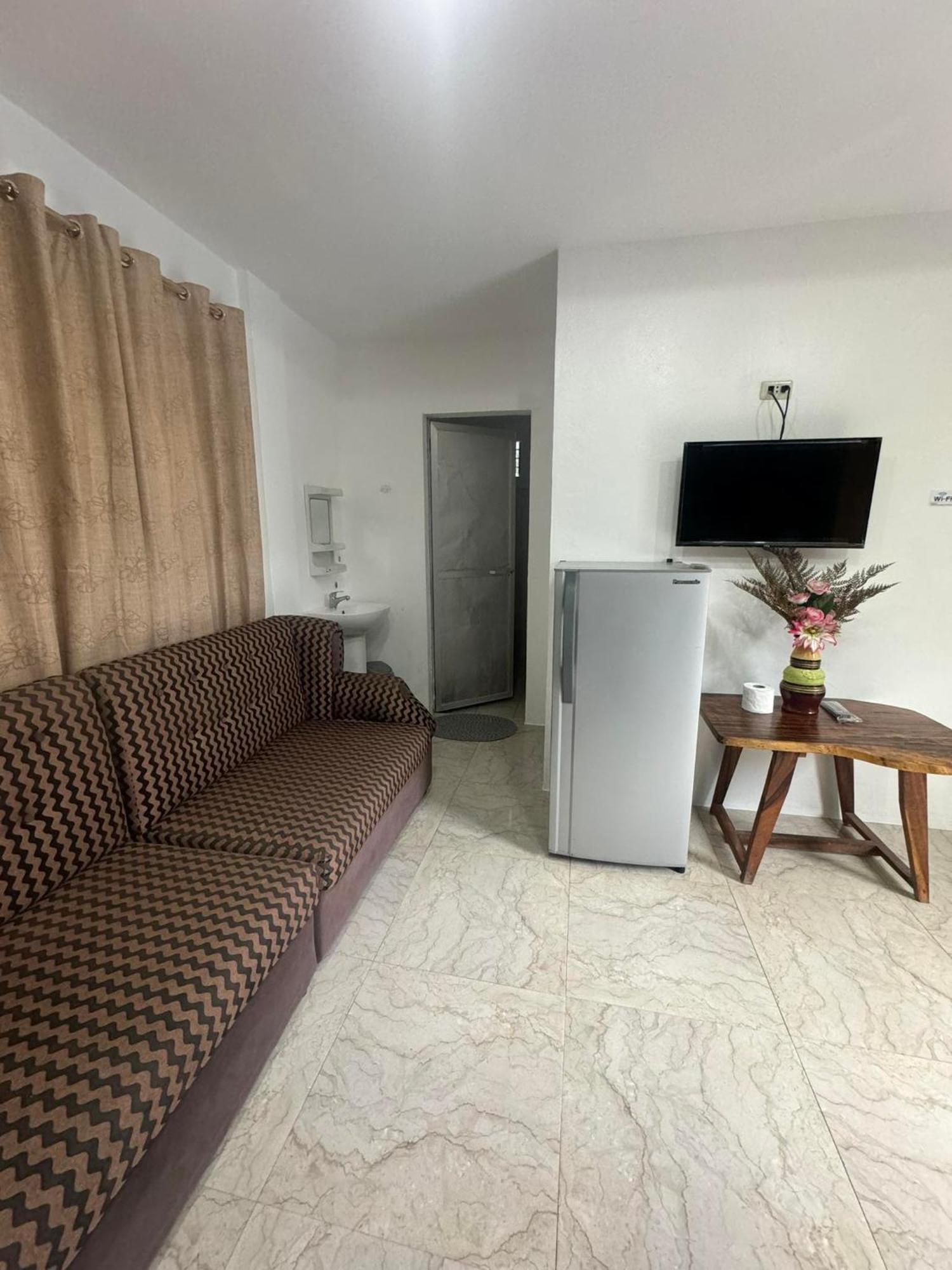 Foxtail Siargao Island Guesthouse 卢纳将军城 外观 照片